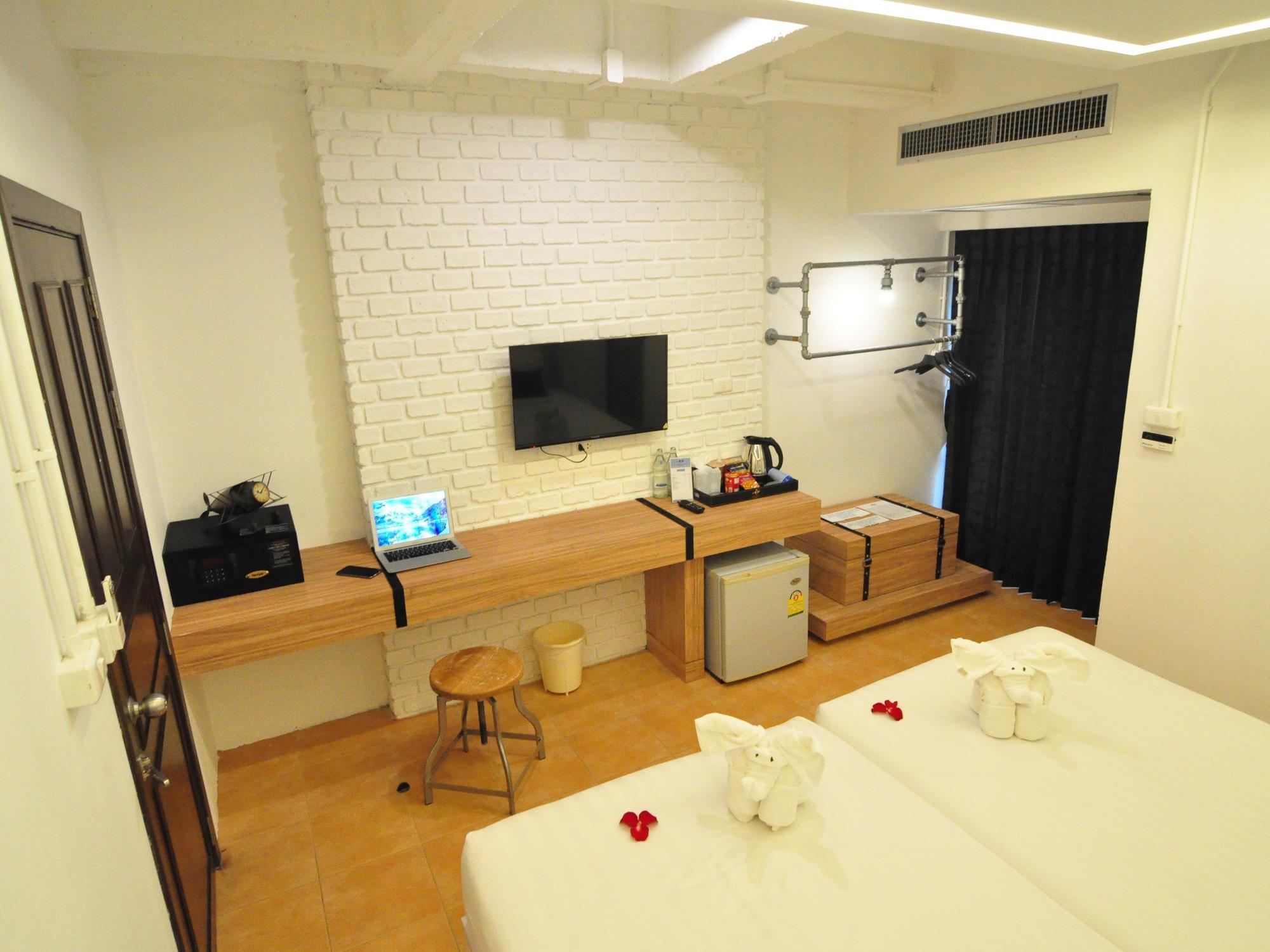 Forty Winks Phuket Hotel Patong Ngoại thất bức ảnh