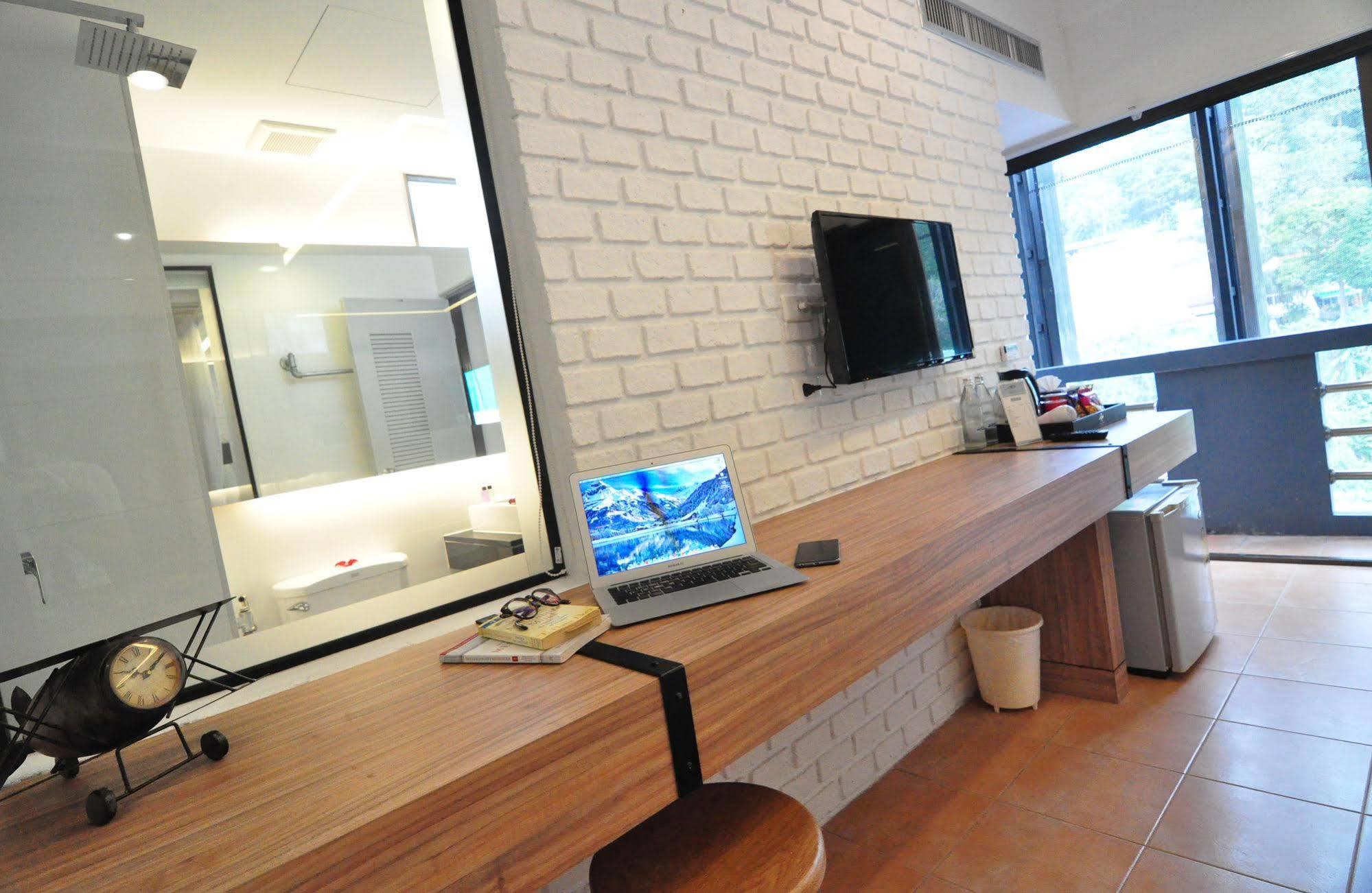 Forty Winks Phuket Hotel Patong Ngoại thất bức ảnh